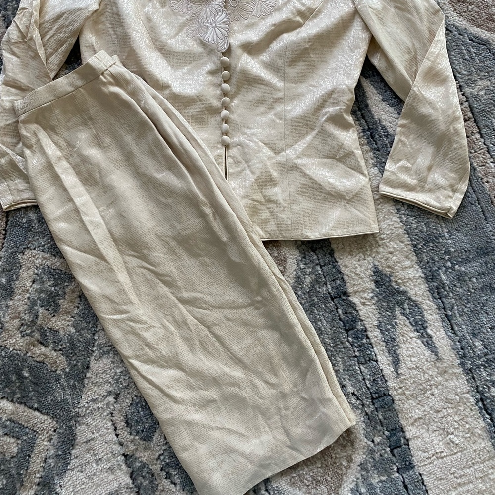 Papell petites 10P 100% silk skirt blazer cream - Picture 8 of 8